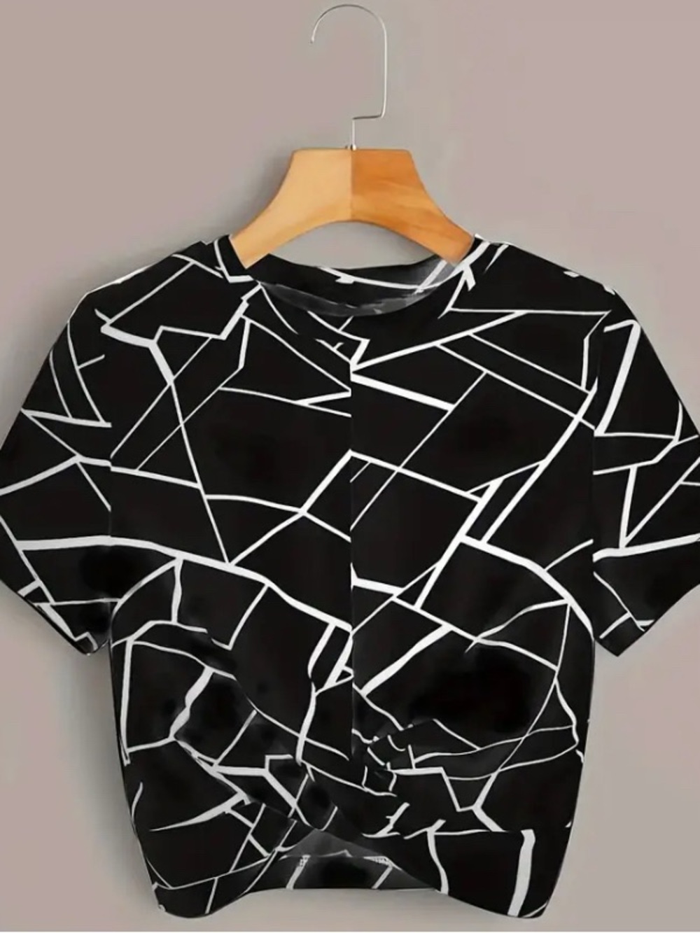 SHEIN Black Short Sleeve Tee with White Geometric Lines